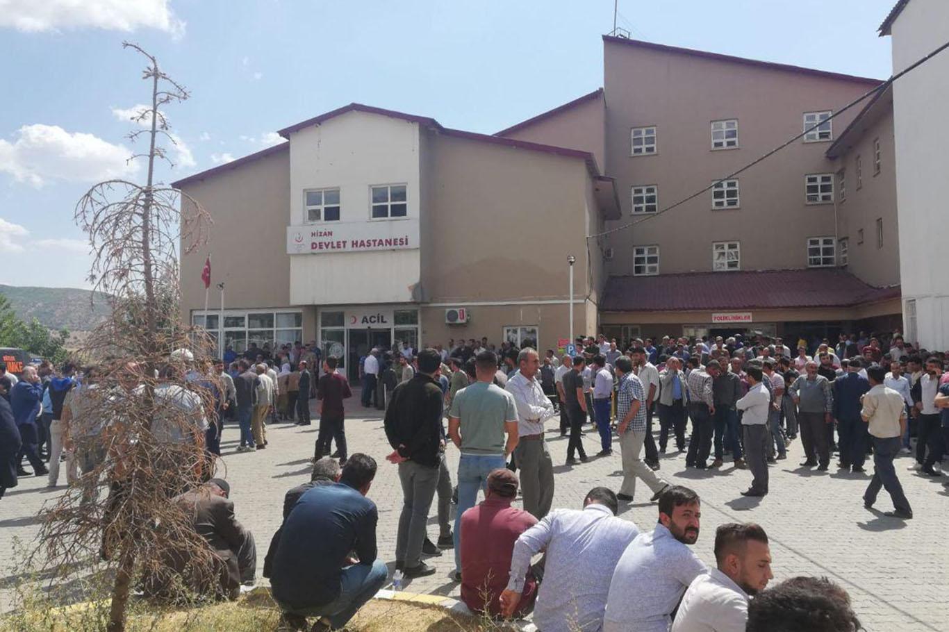 Bitlis'te minibüs şarampole devrildi: 6'sı çocuk 10 ölü